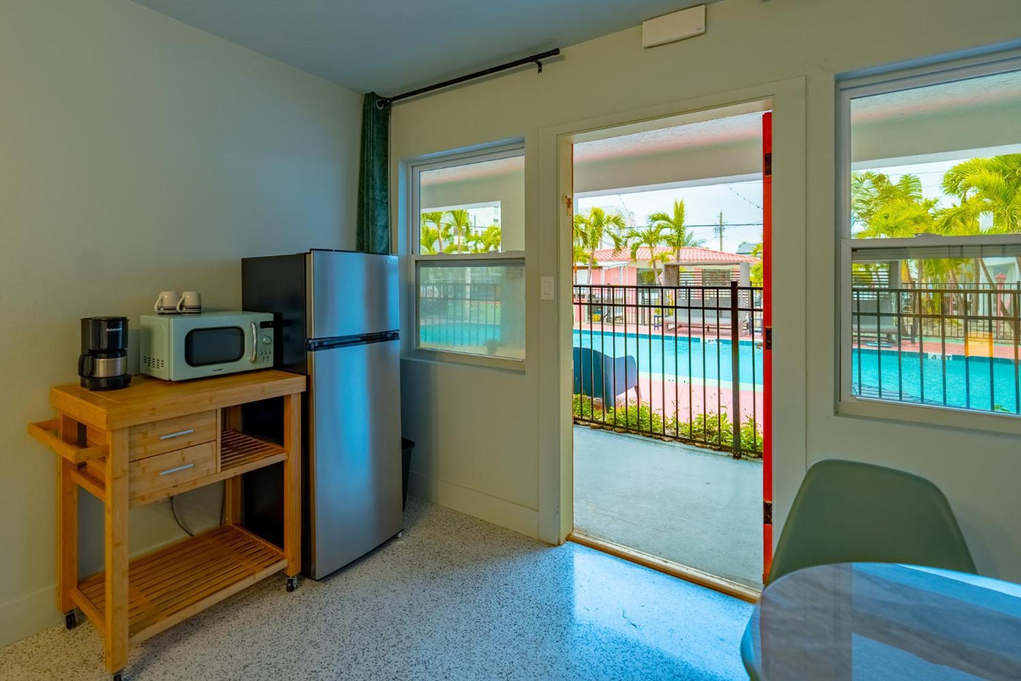 Tropical Breeze Apartment *