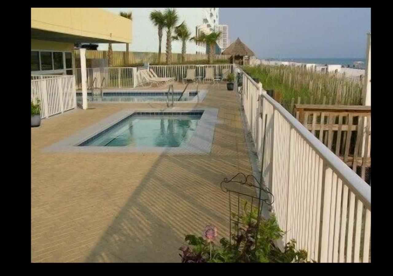 Beautiful Beachfront Views - The Retreat At Emerald Isle