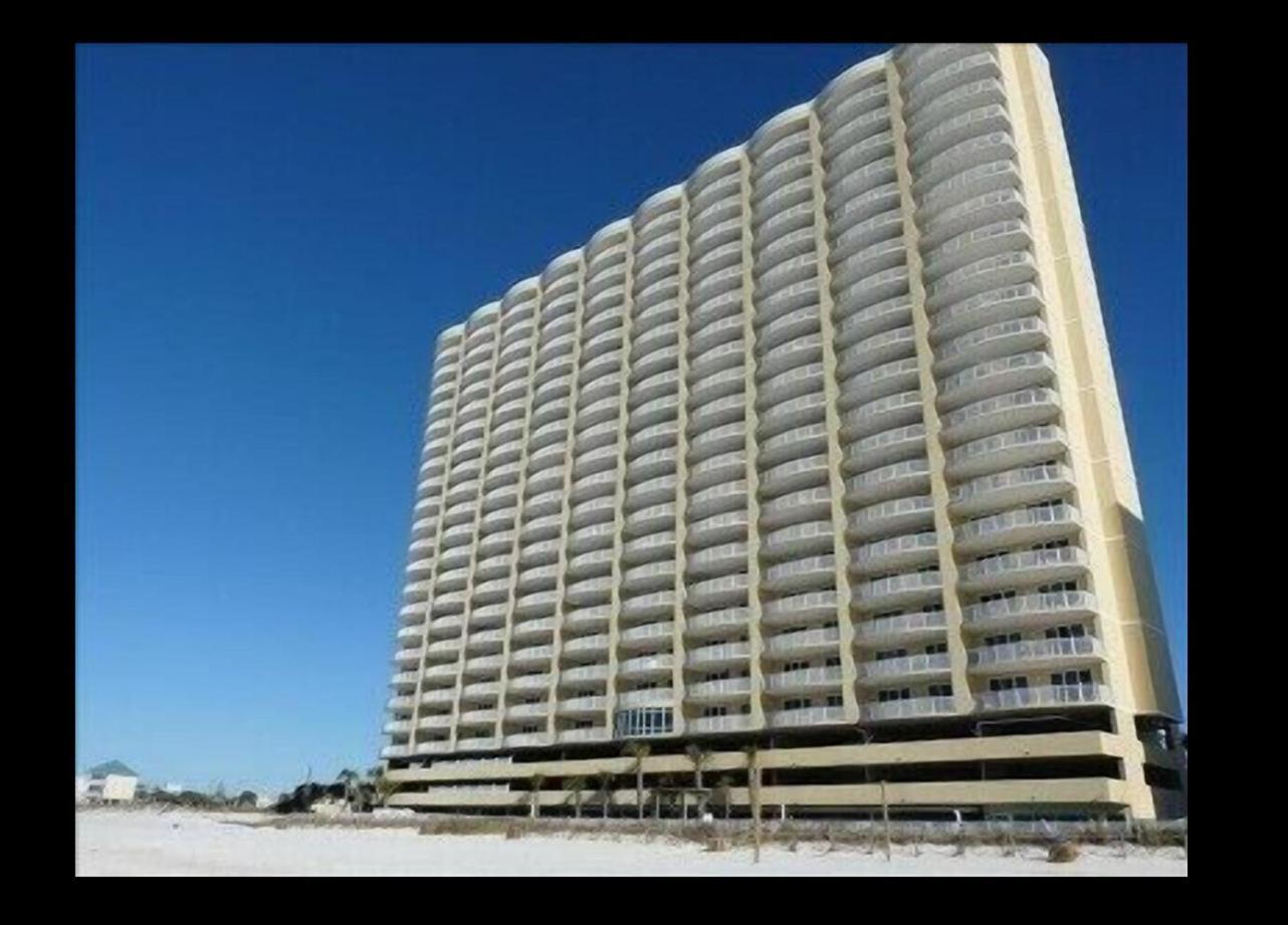 Beautiful Beachfront Views - The Retreat At Emerald Isle Aparthotel *