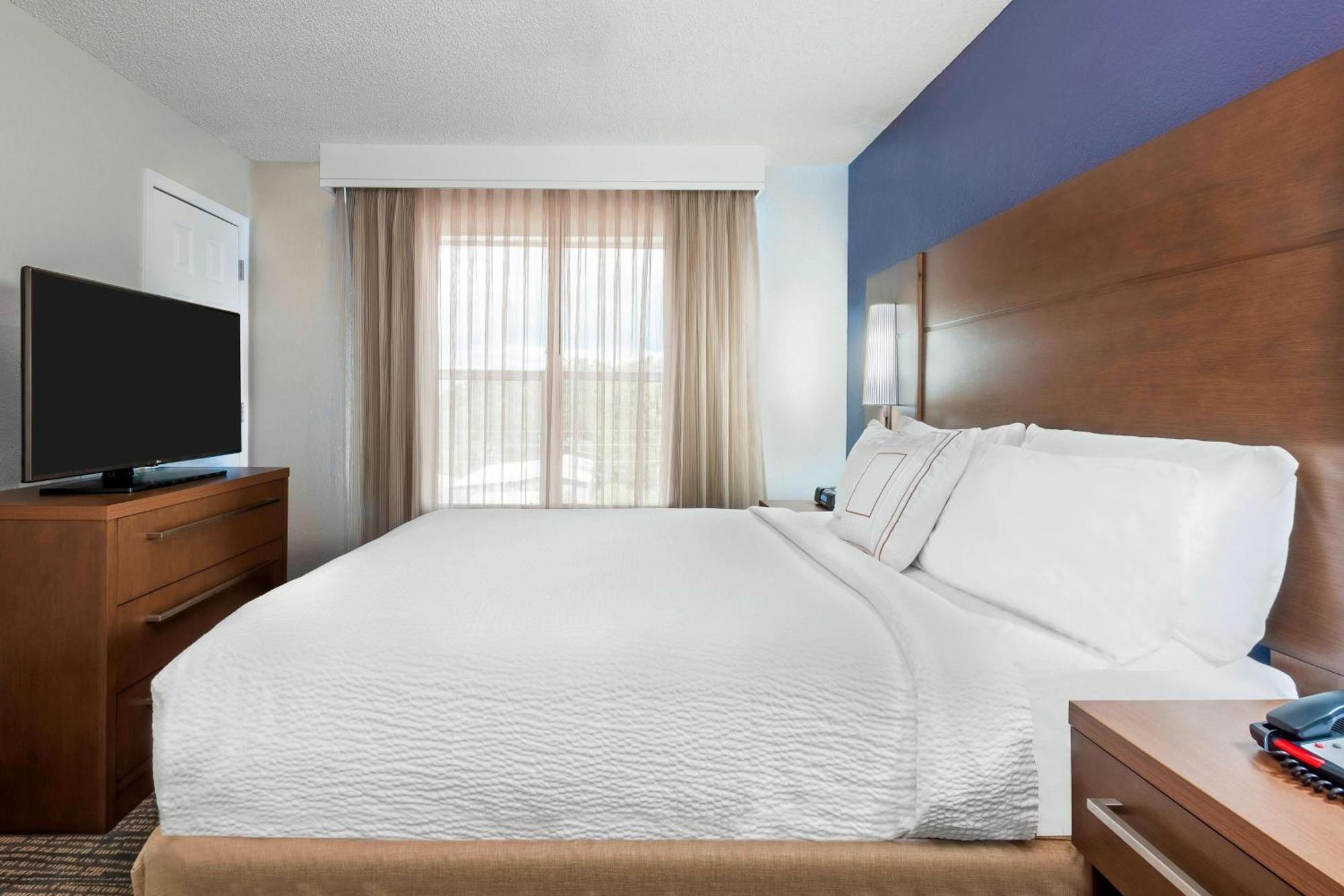 By Marriott Bradenton Hotel