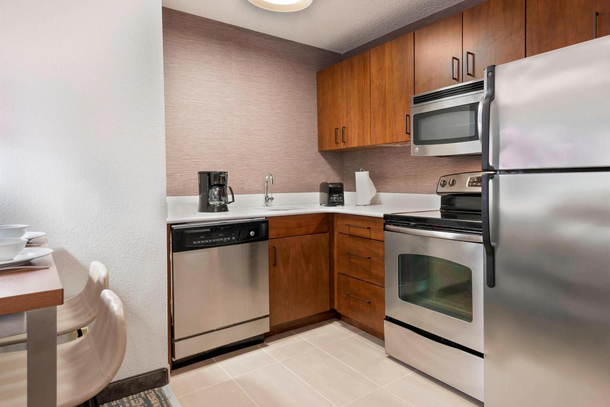 By Marriott Bradenton Hotel 3*