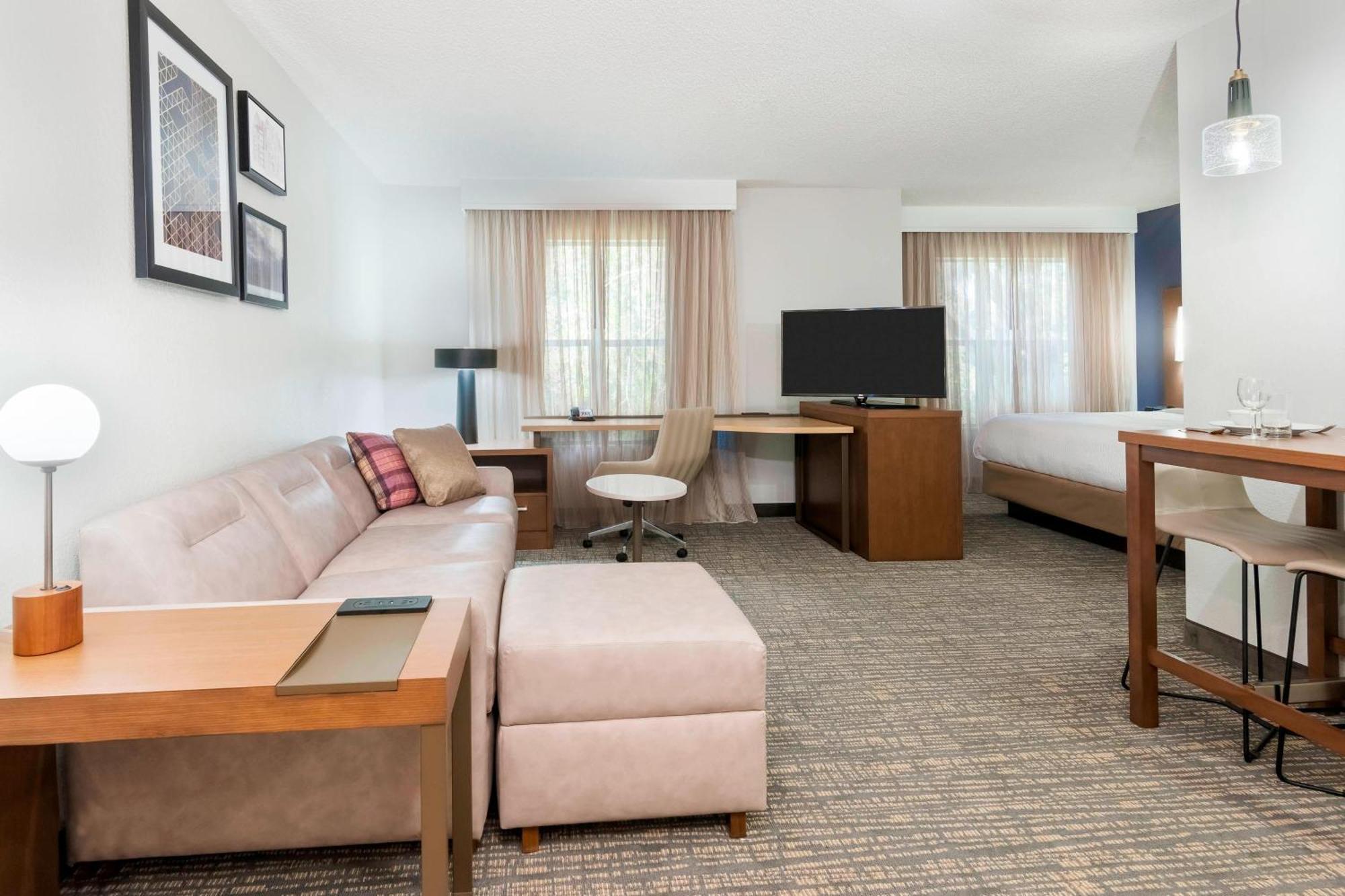 Hotel By Marriott Bradenton 3*