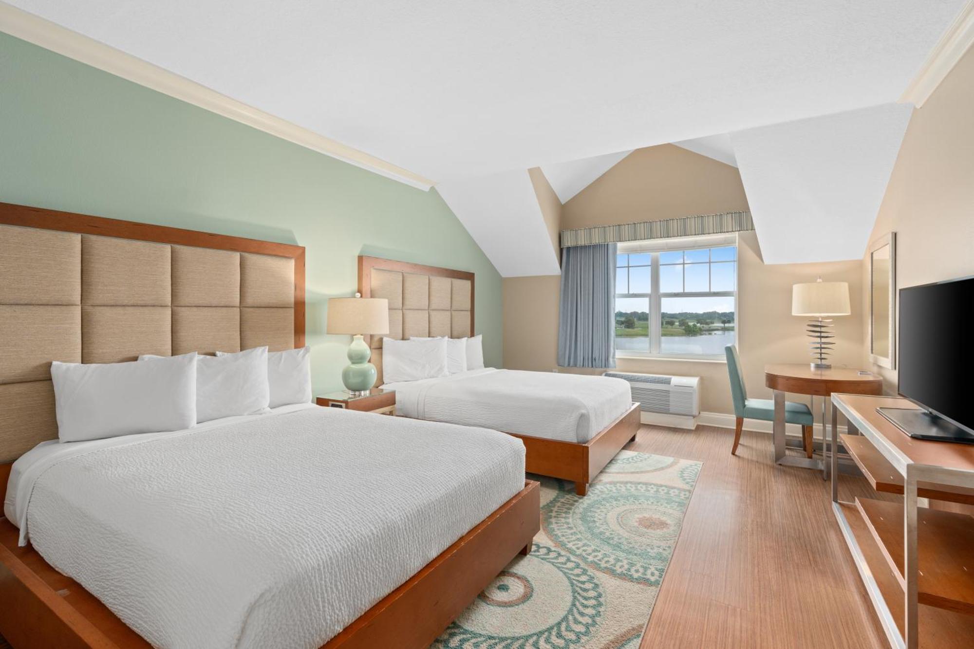 Hotel The Waterfront 3*