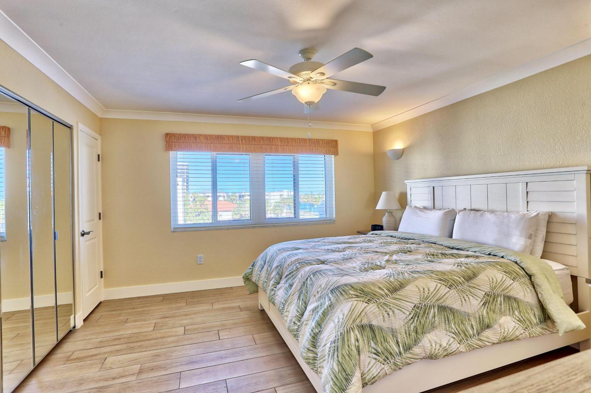Land's End 7-406 Front - Premier Holiday home St. Pete Beach