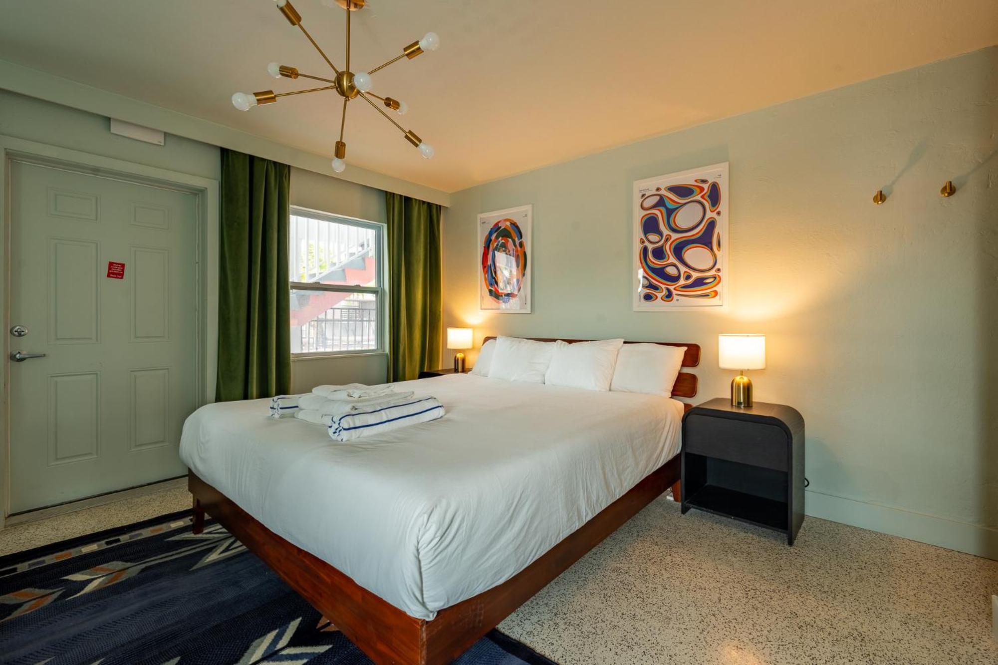 Tropical Breeze Apartment Clearwater Beach