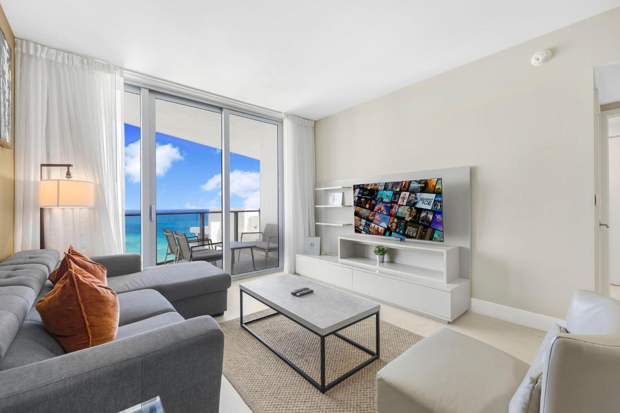 Apartment Amazing Oceanfront Views From 24th Floor! Hollywood
