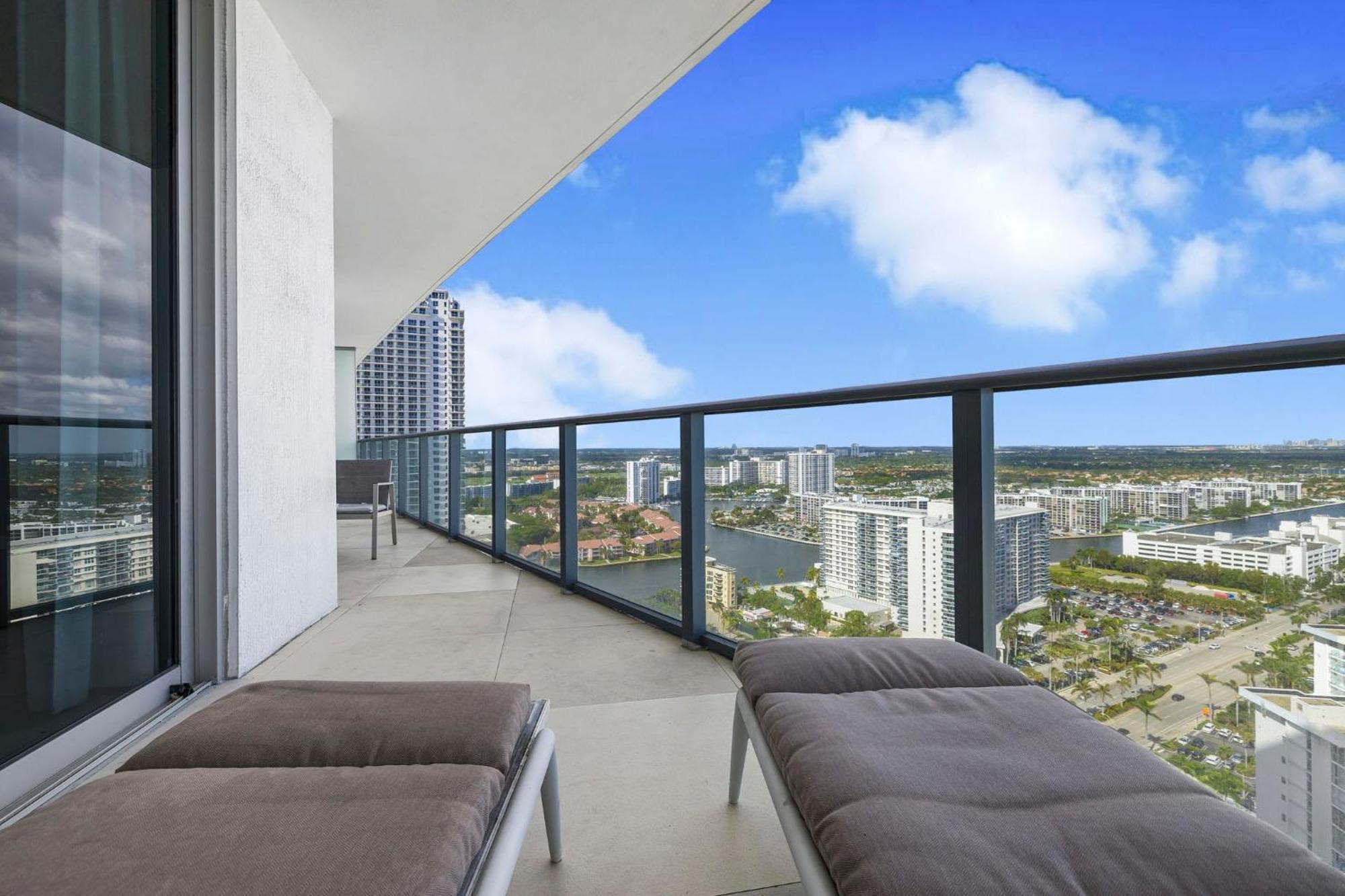 Amazing Oceanfront Views From 24th Floor! Apartment Hollywood