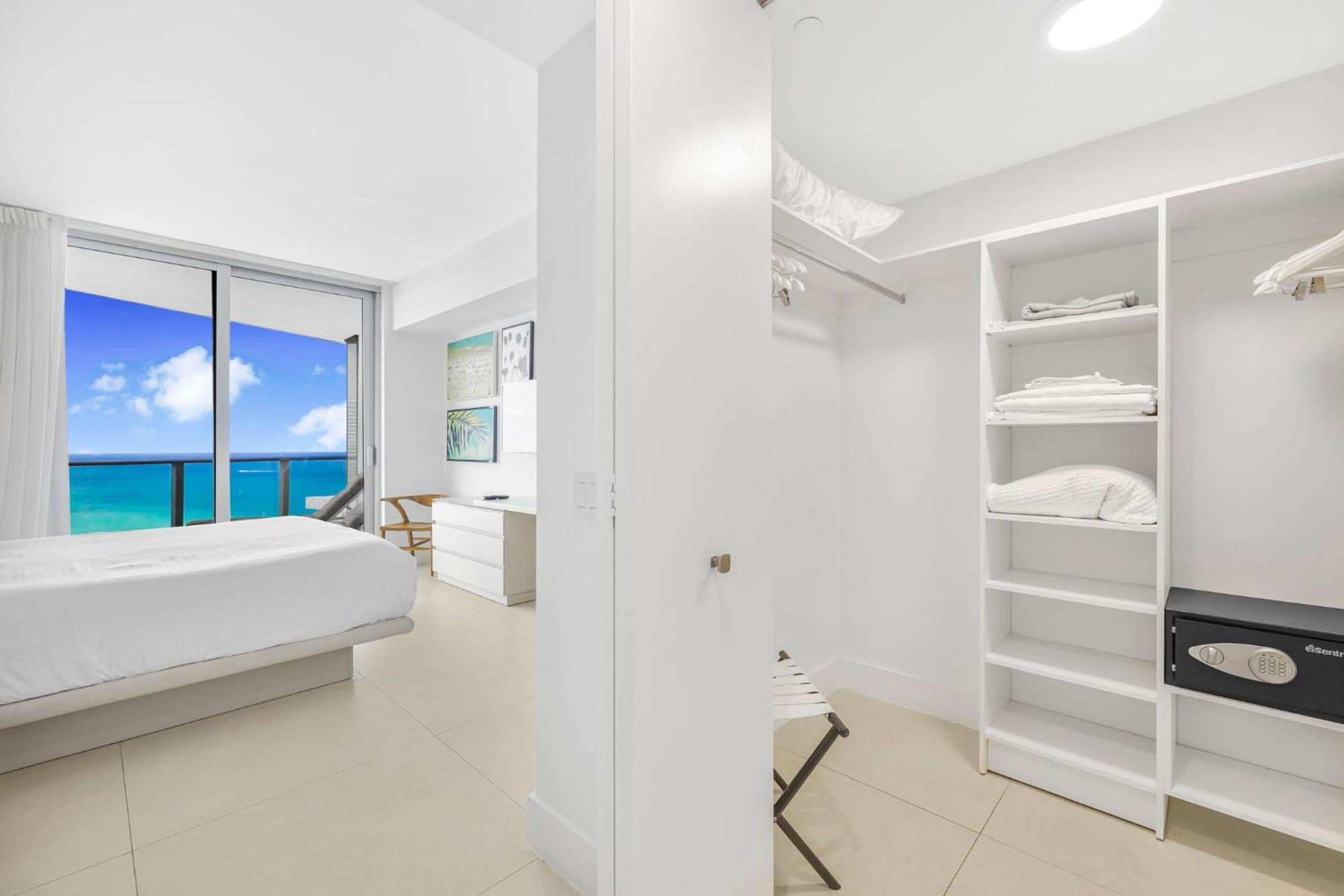 Amazing Oceanfront Views From 24th Floor! Apartment Hollywood