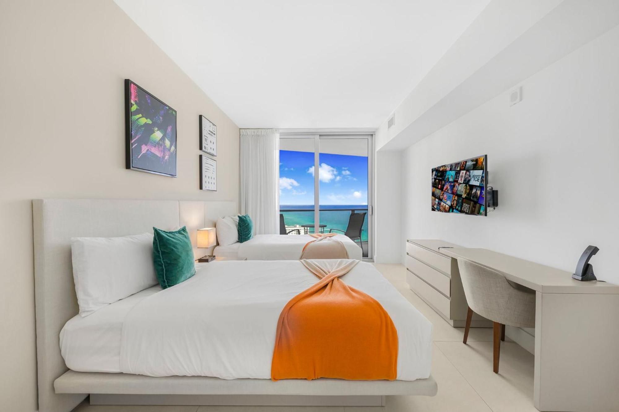 Amazing Oceanfront Views From 24th Floor! Hollywood