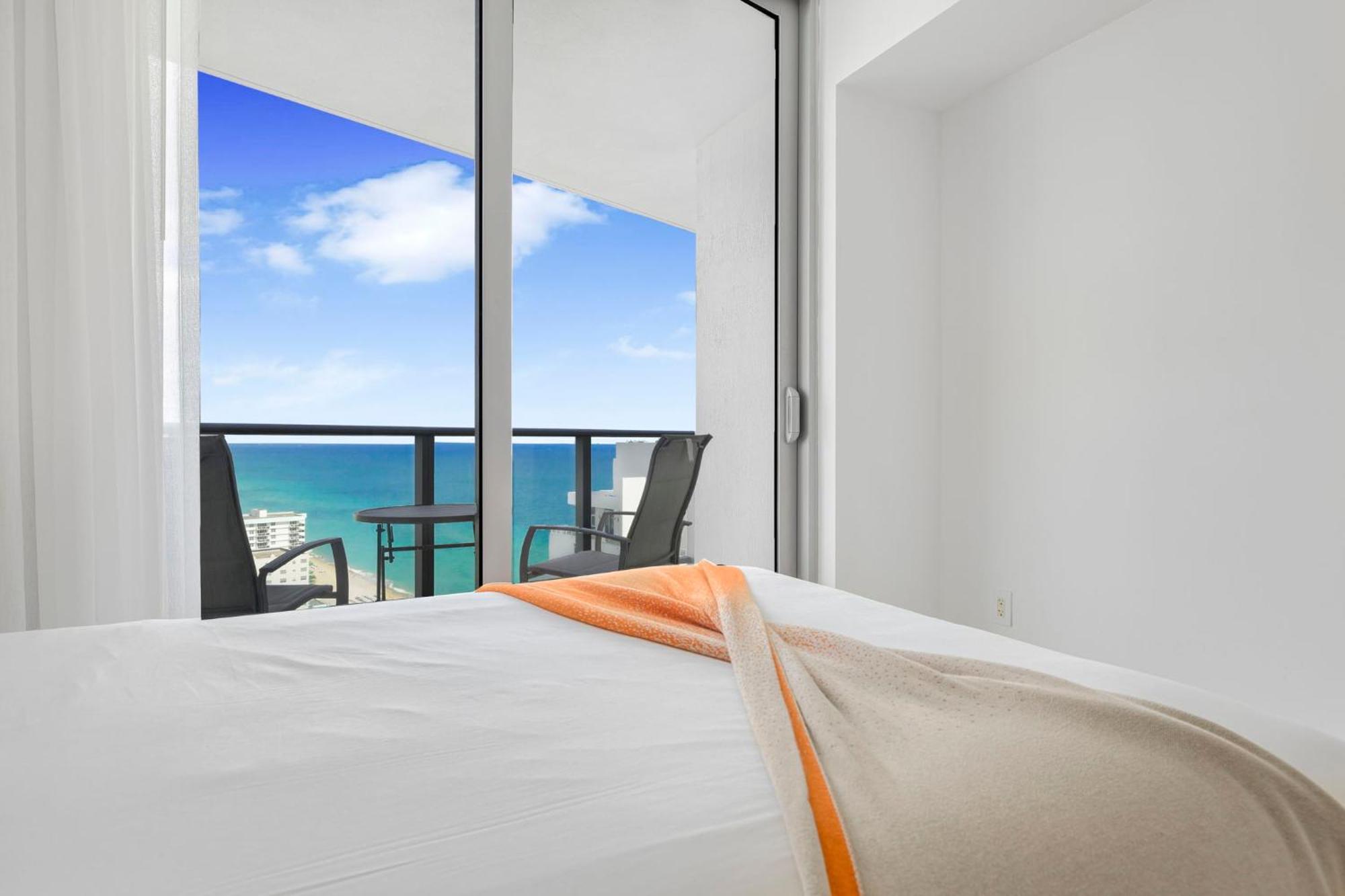 Amazing Oceanfront Views From 24th Floor! Hollywood