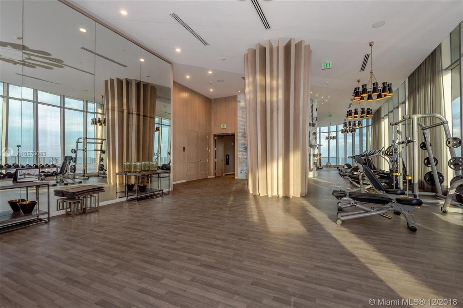 Stunning Beachfront 3-bedroom Corner