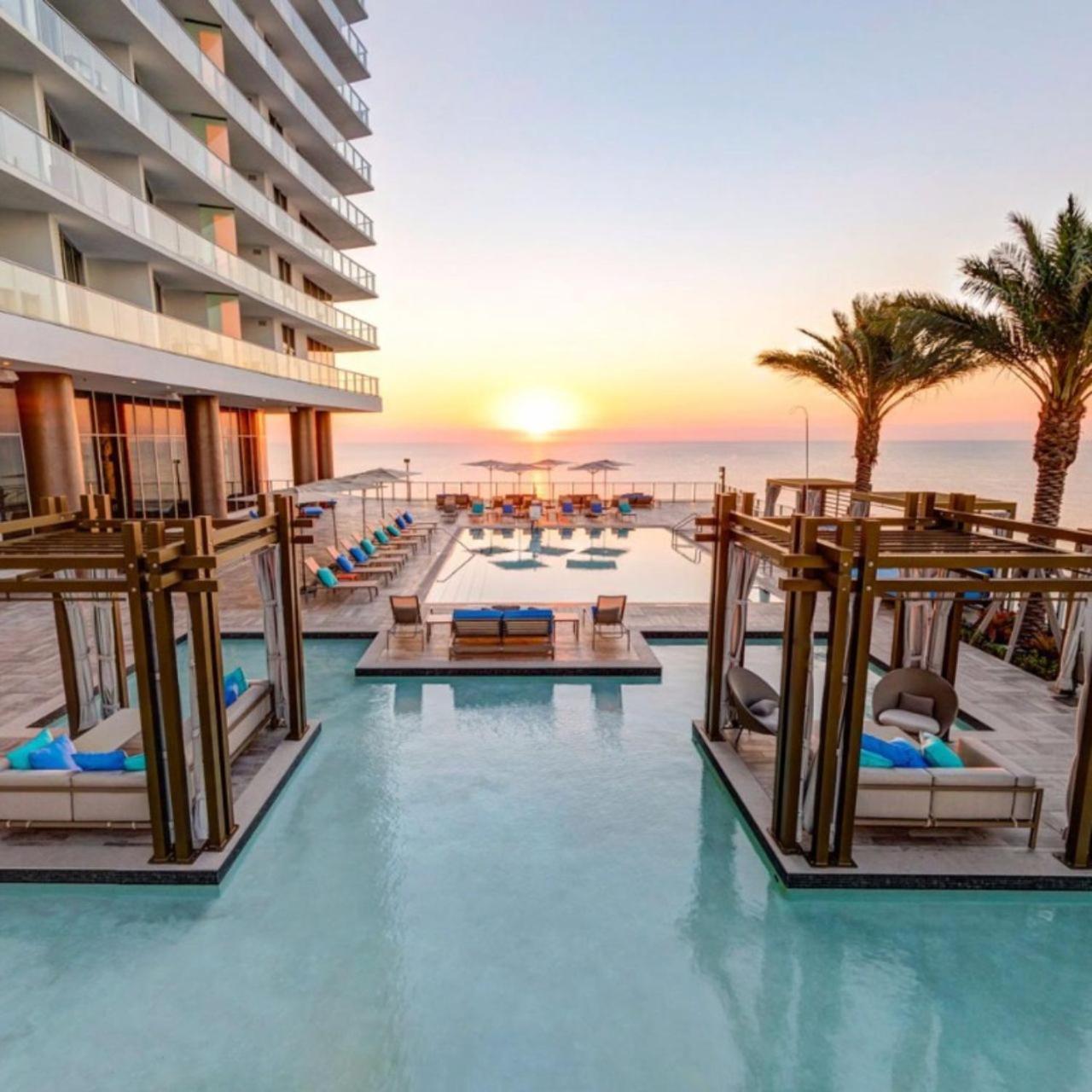 Stunning Beachfront 3-bedroom Corner Apartment
