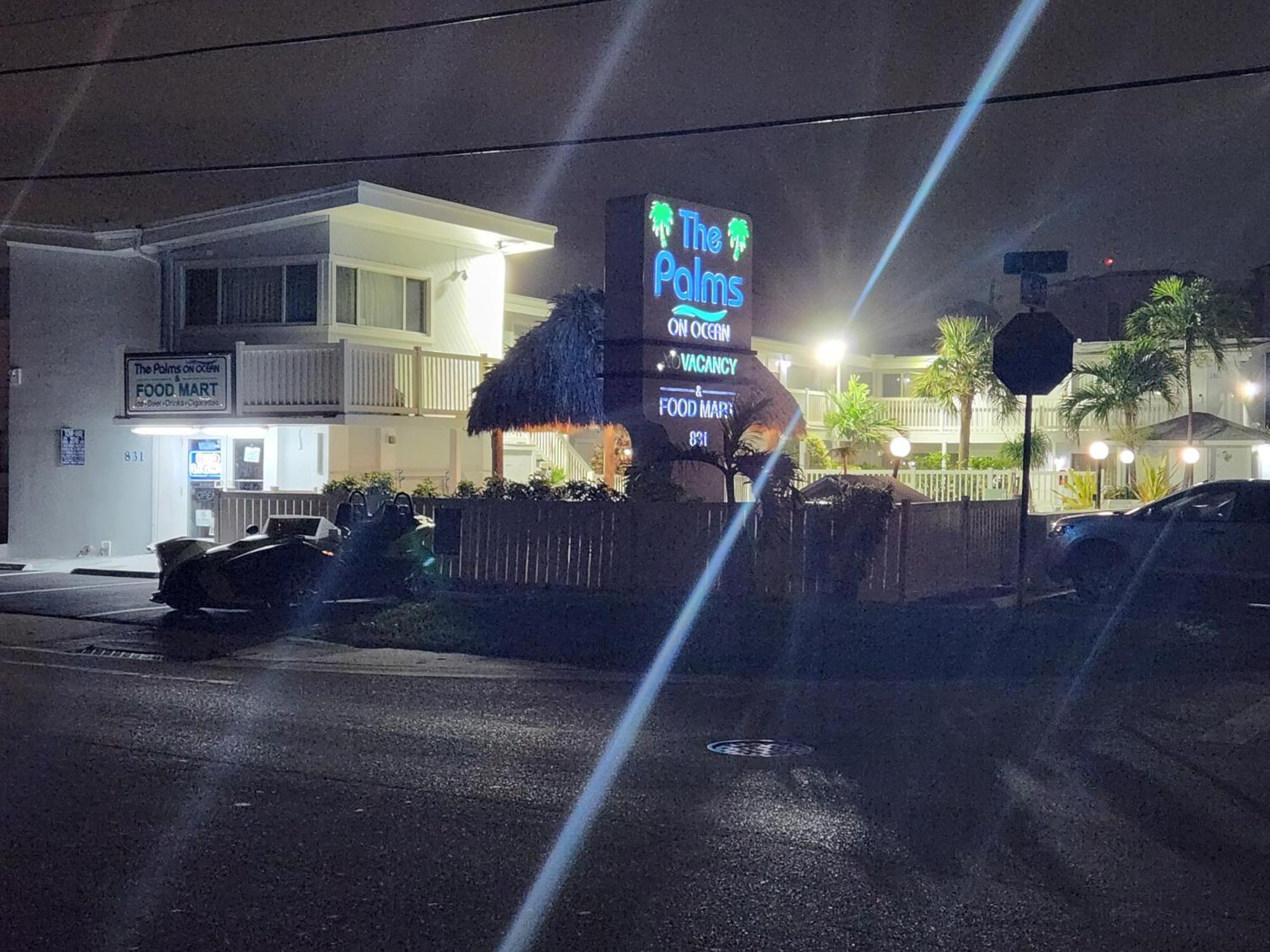 The Palms On Ocean Motel 2*