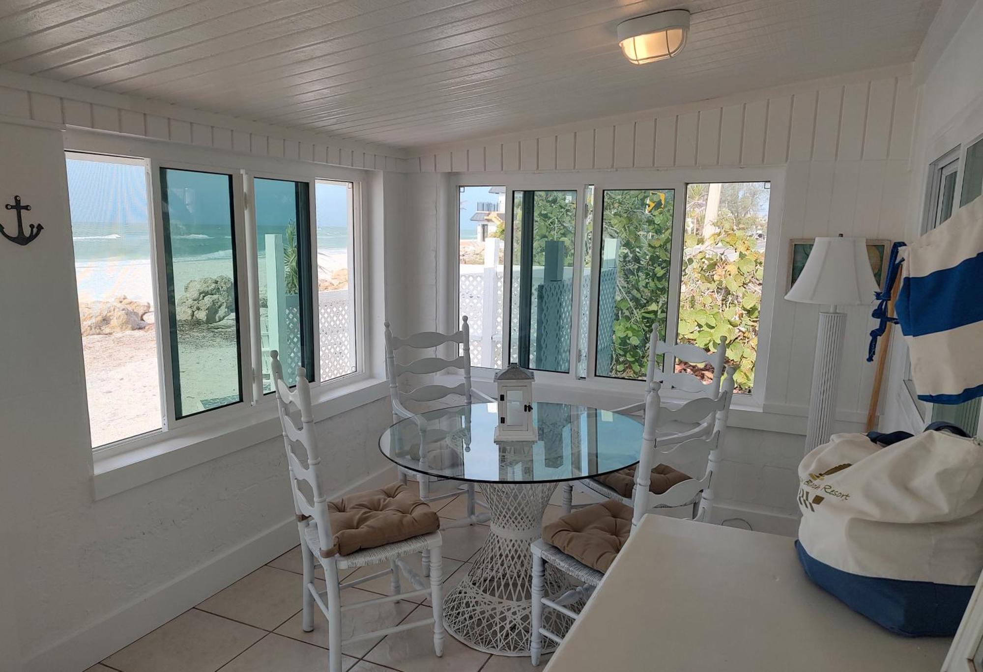 Bungalow Beach Resort