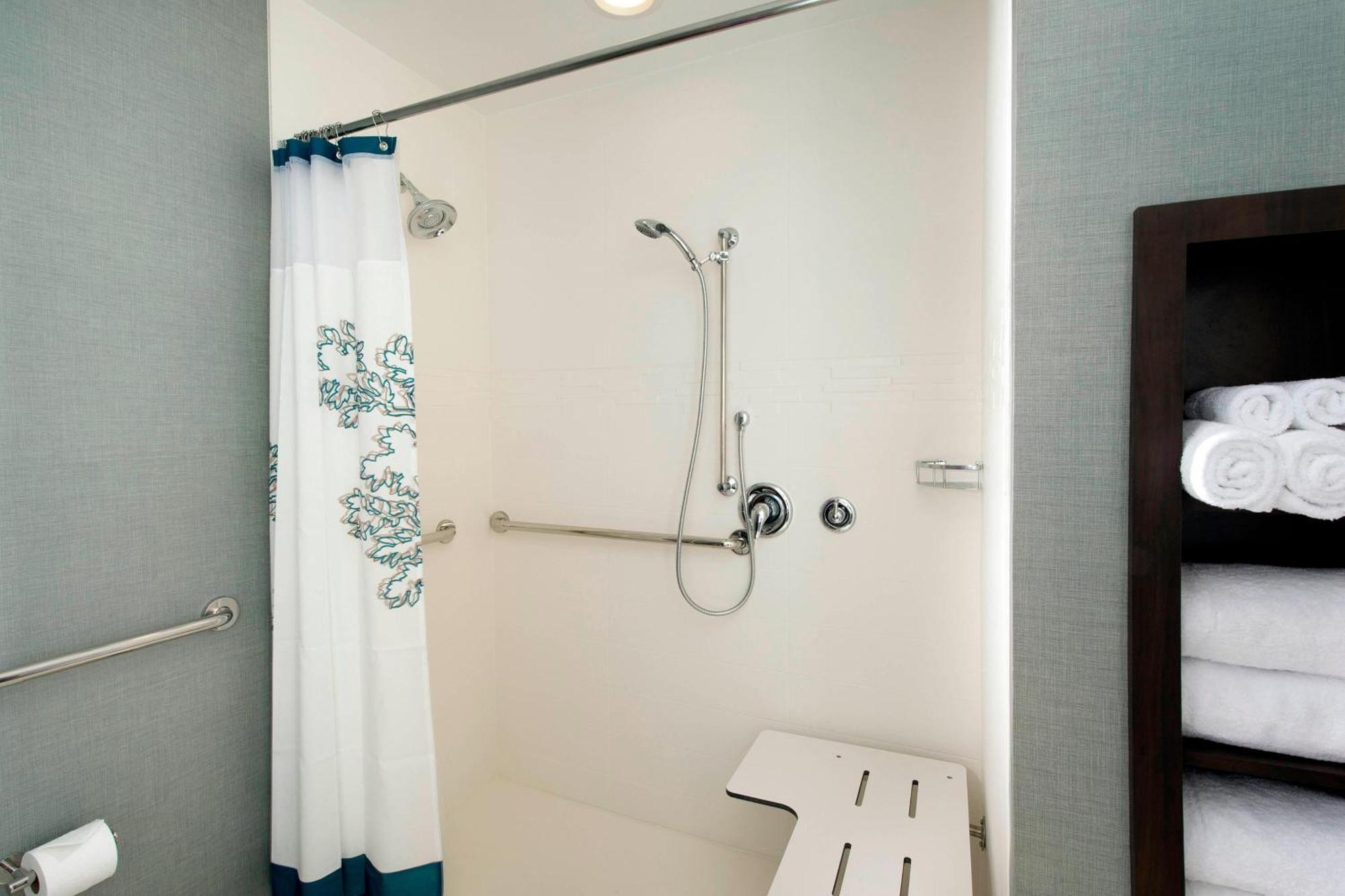Hotel By Marriott Miami Airport West/doral