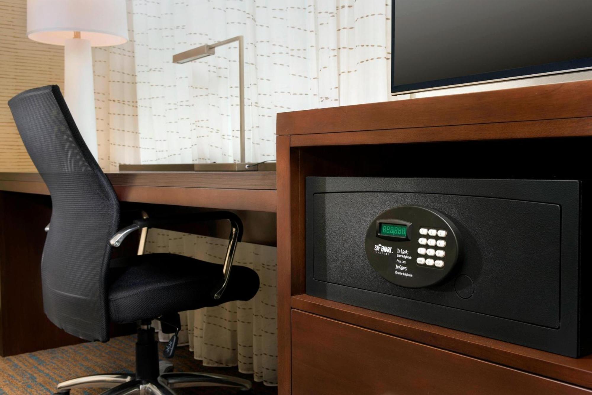By Marriott Miami Airport West/doral Hotel 3*