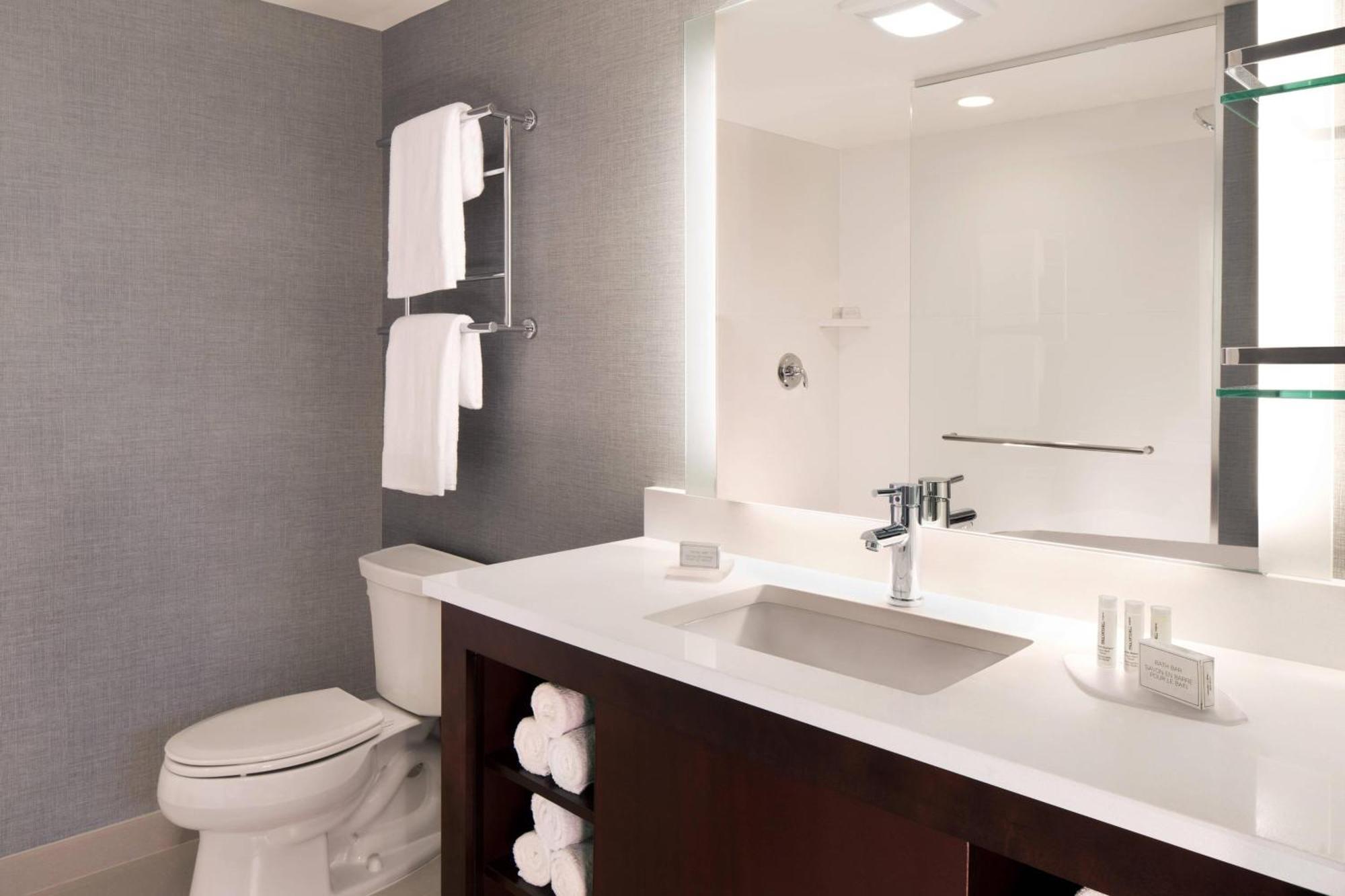Hotel By Marriott Miami Airport West/doral 3*