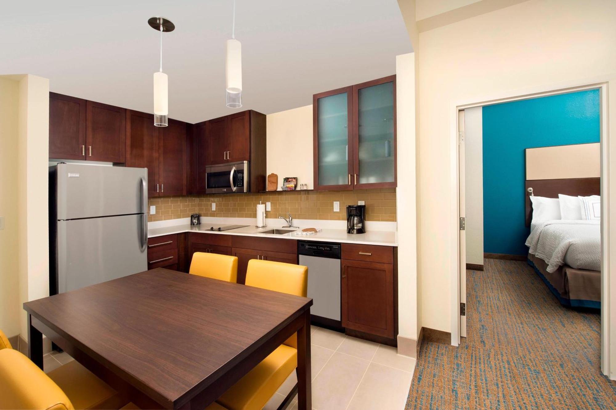 Hotel By Marriott Miami Airport West/doral