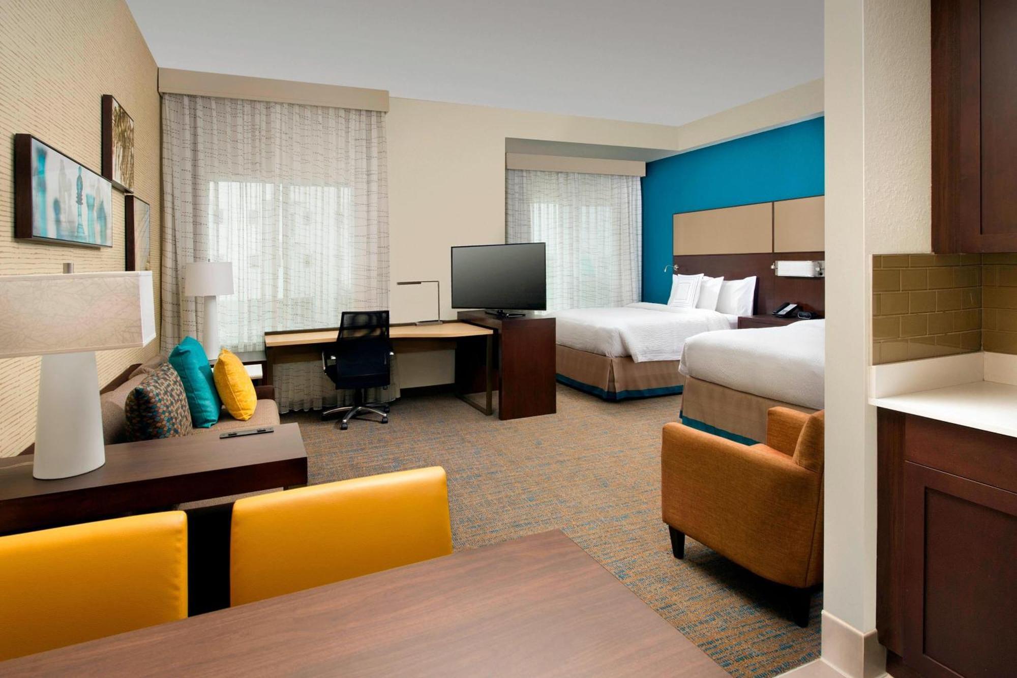 Hotel By Marriott Miami Airport West/doral 3*