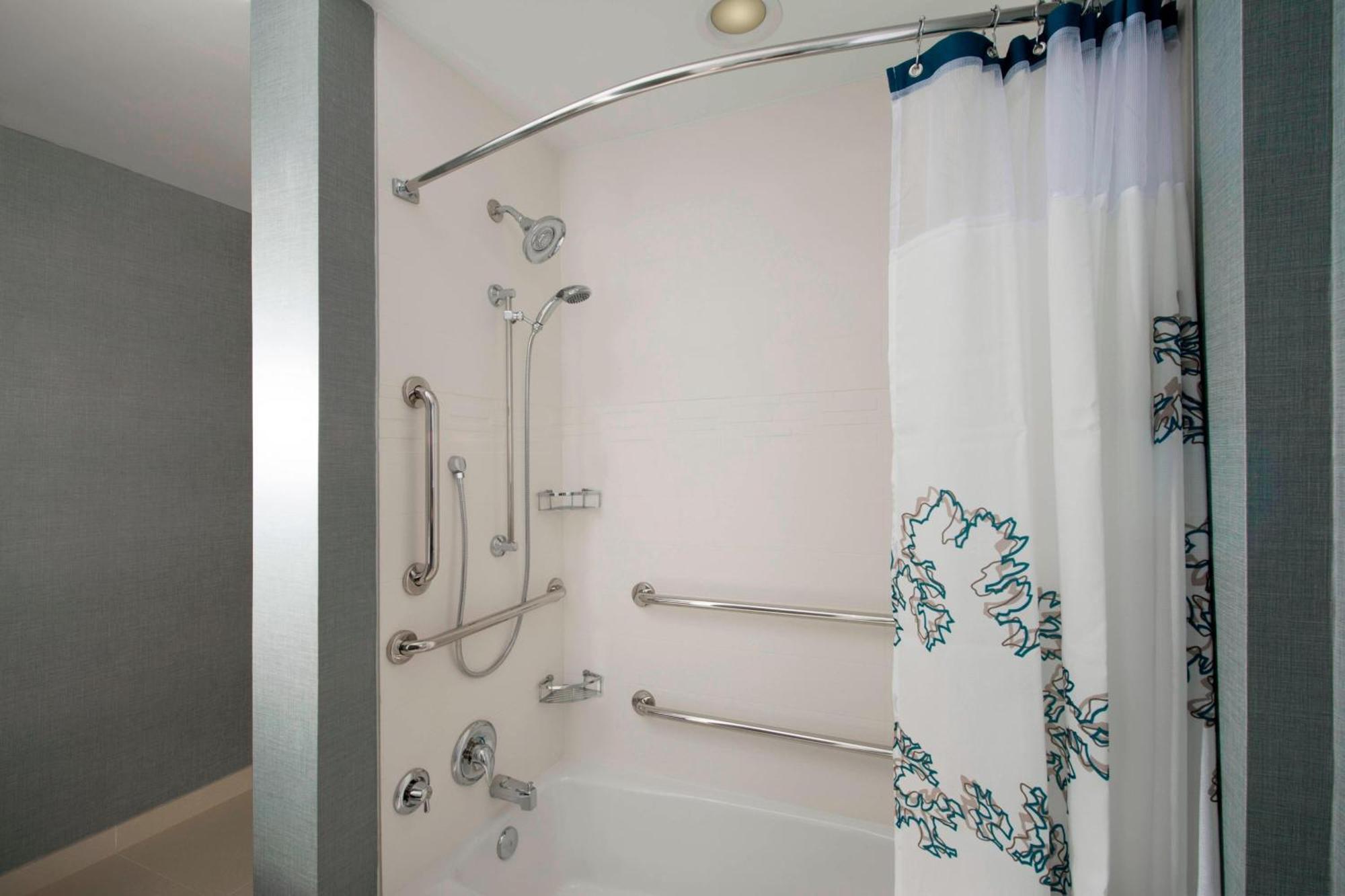 By Marriott Miami Airport West/doral 3*