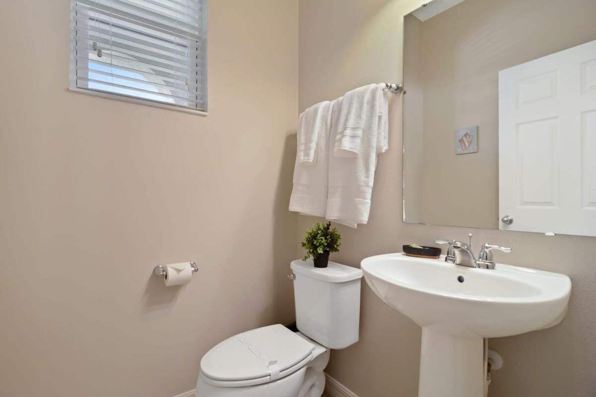 Four Bedrooms Townhome 5130