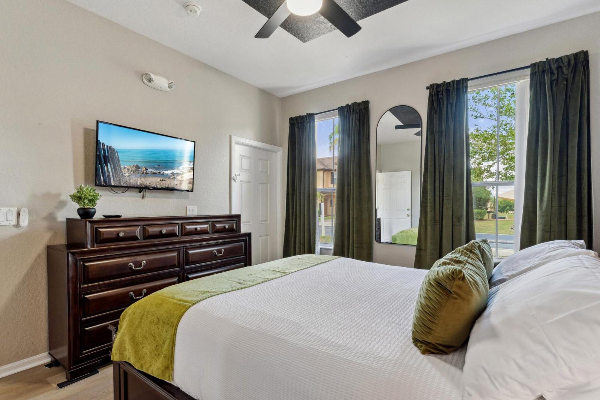 Holiday home New Townhome In Regal Palms With Water Park And Luxury Design