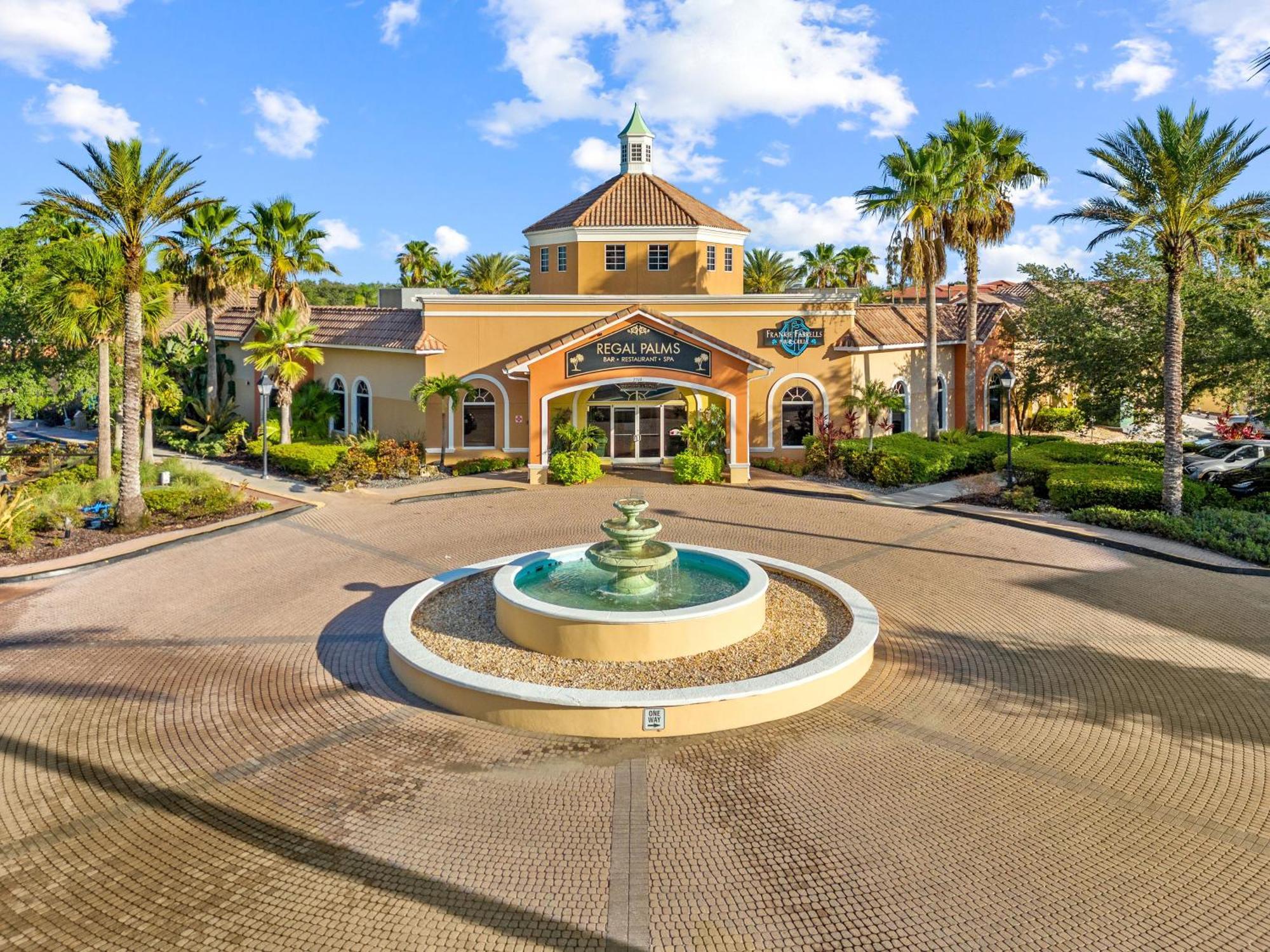 Holiday home New Townhome In Regal Palms With Water Park And Luxury Design *