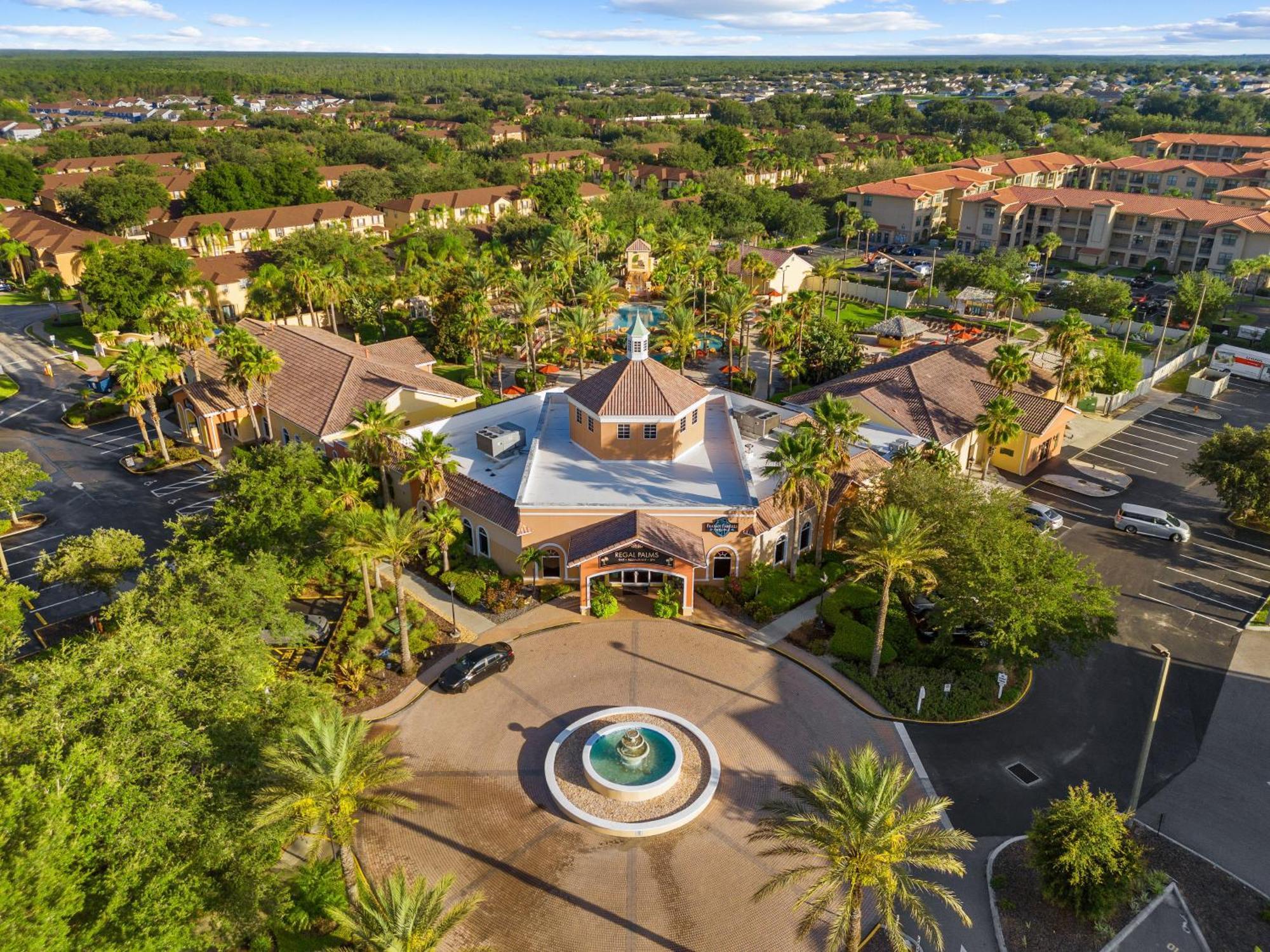 New Townhome In Regal Palms With Water Park And Luxury Design Holiday home *