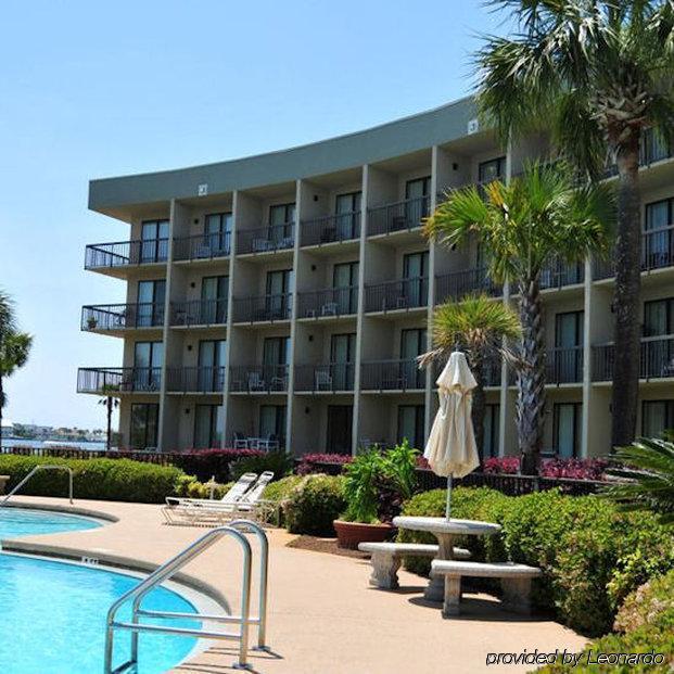 Hotel Pirates Bay Guest Chambers And Marina Fort Walton Beach