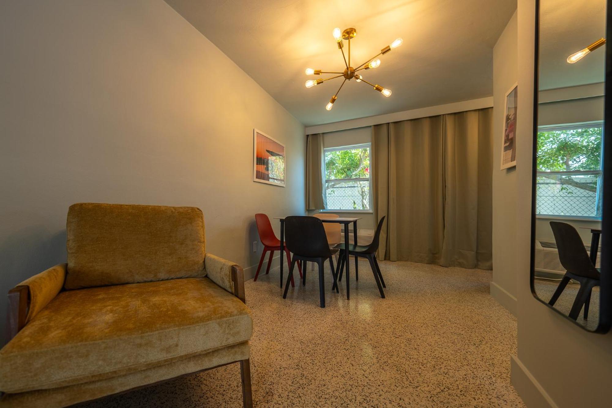 Tropical Breeze Apartment