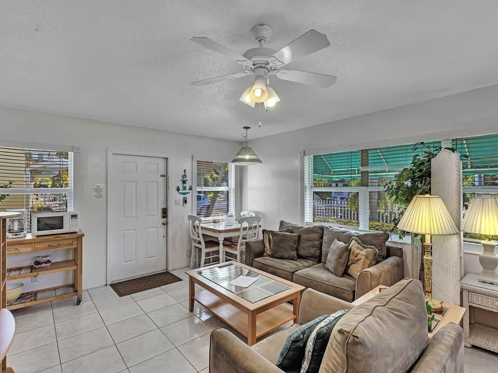 Bahama Club Pompano - Lauderdale - Charming And Cozy & Close To With Pool Pompano Beach