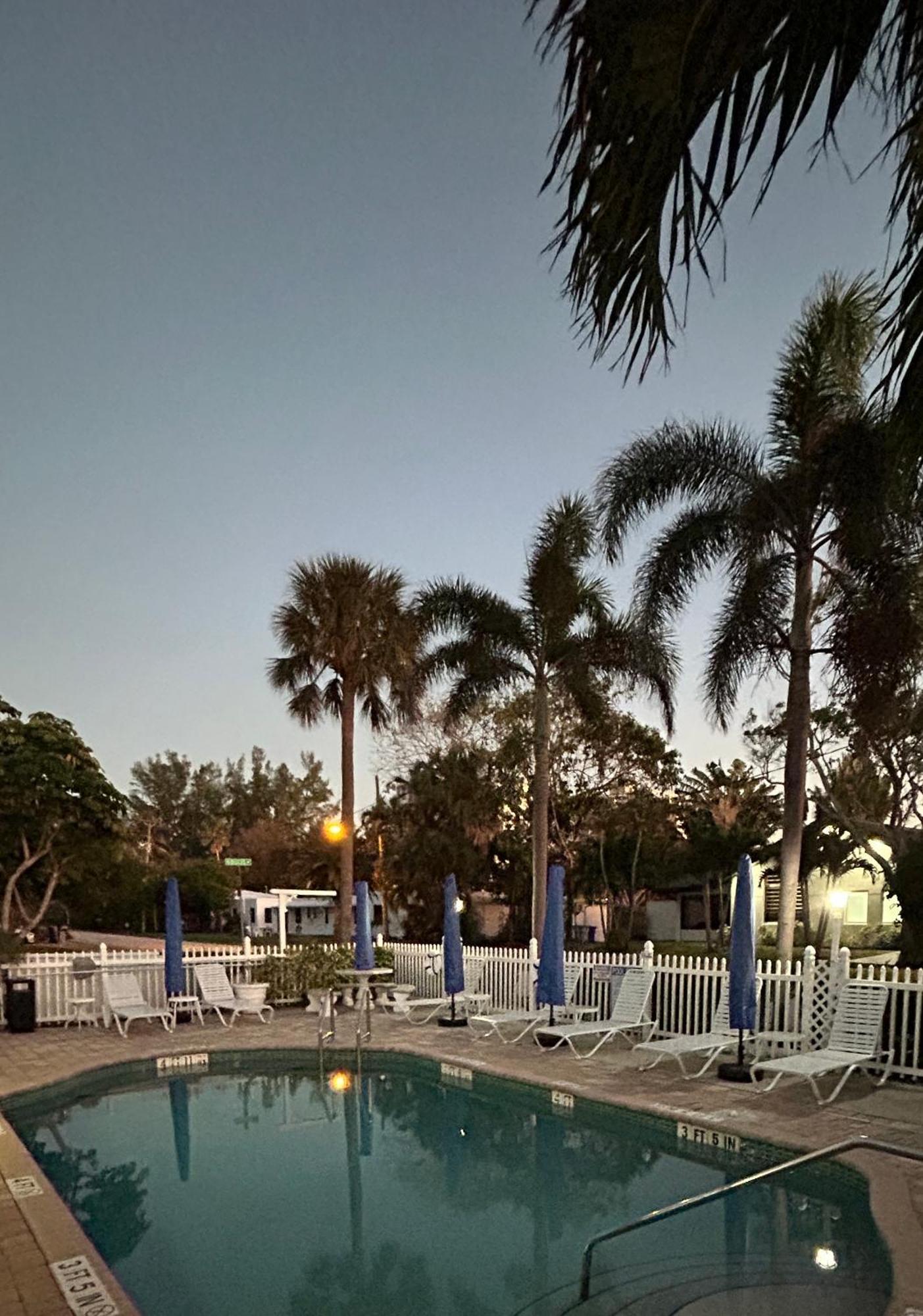 Bahama Club Pompano - Lauderdale - Charming And Cozy & Close To With Pool Aparthotel