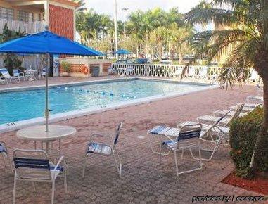 Knights Hallandale 2*