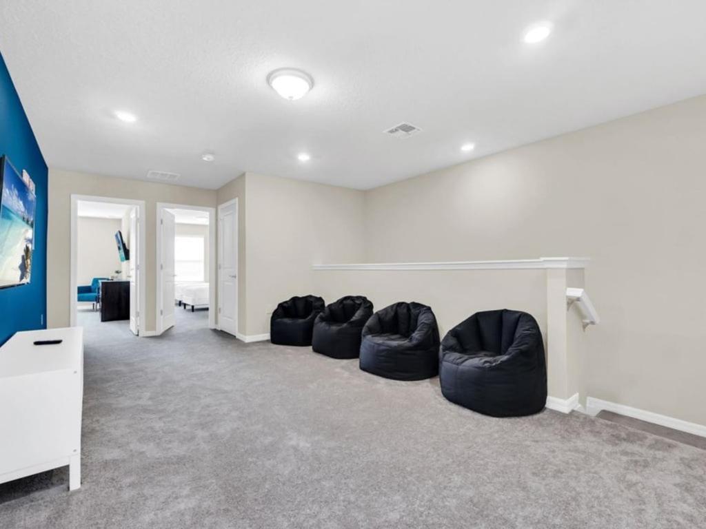 4058 La - Windsor Paradise Escape