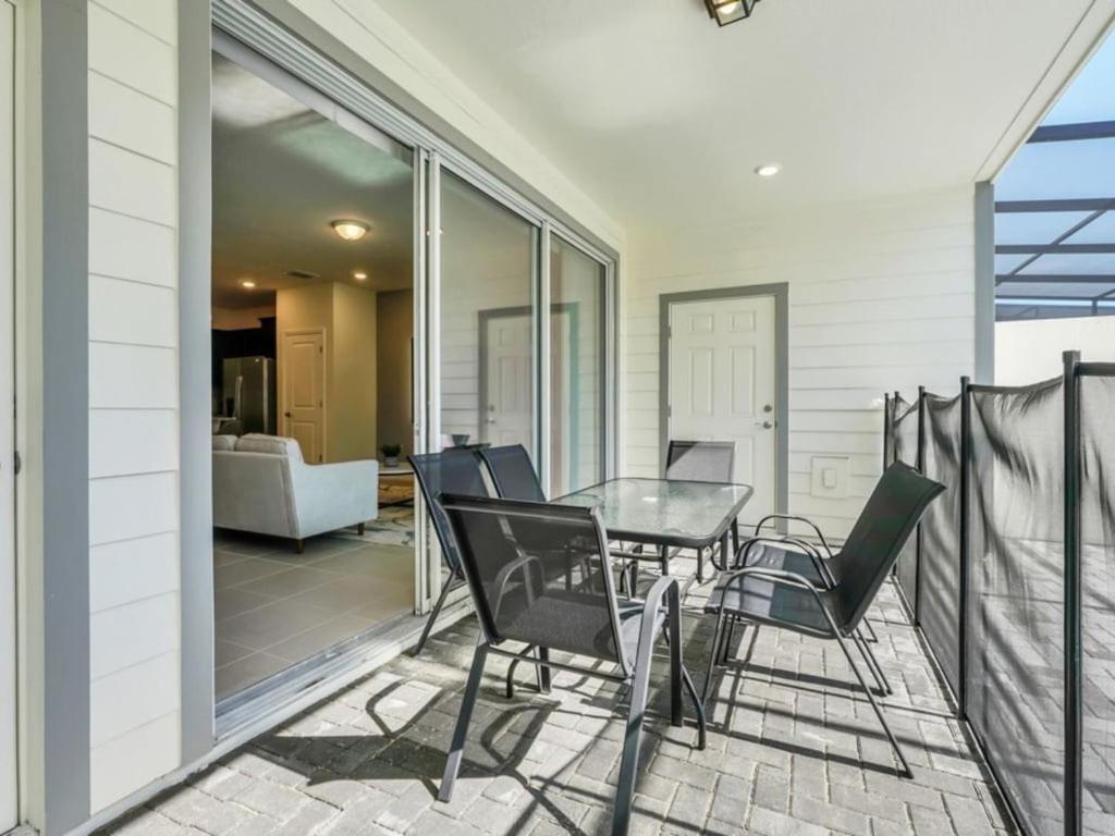 4058 La - Windsor Paradise Escape