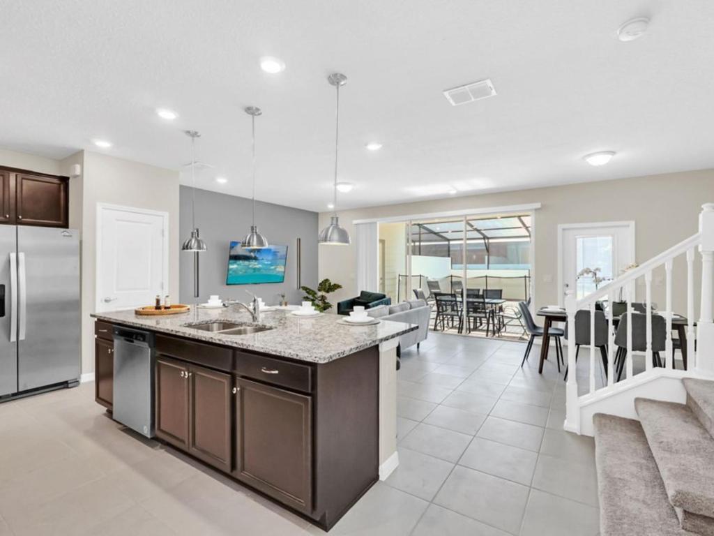 4058 La - Windsor Paradise Escape *