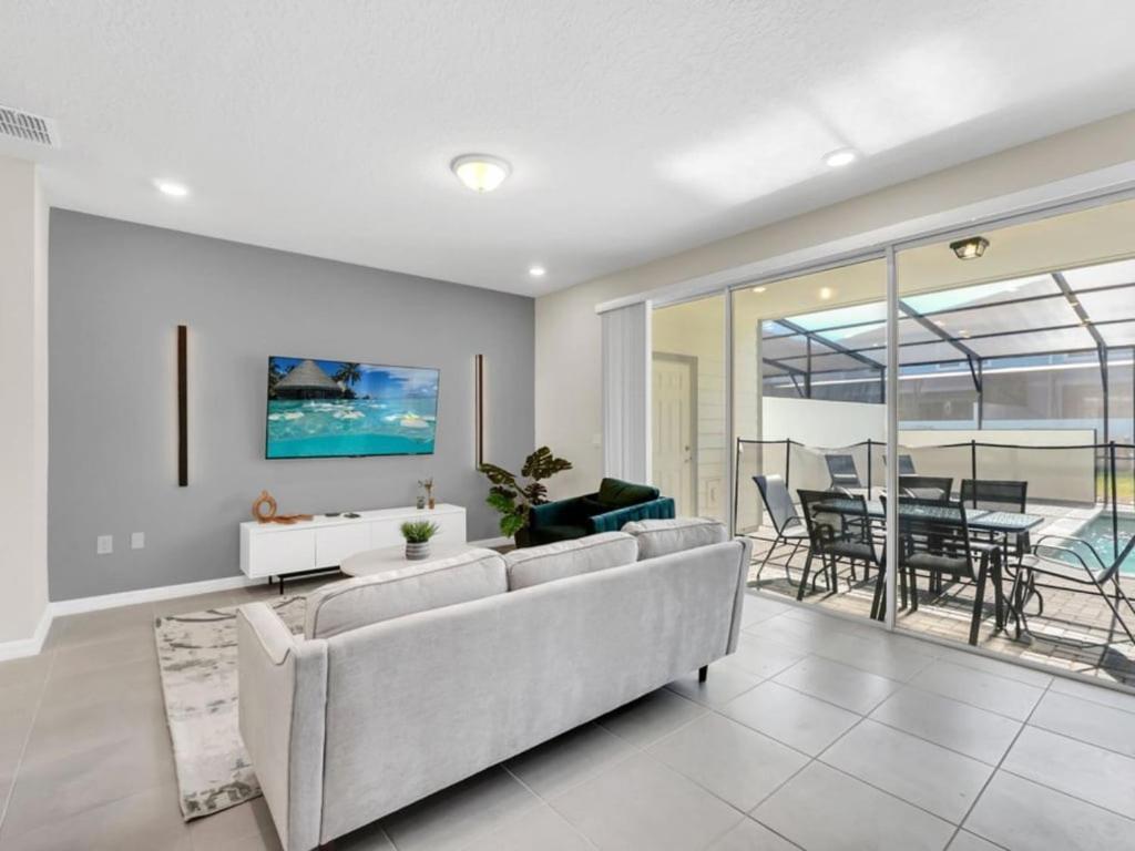 4058 La - Windsor Paradise Escape