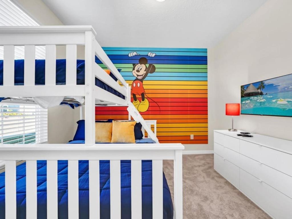 4058 La - Windsor Paradise Escape *