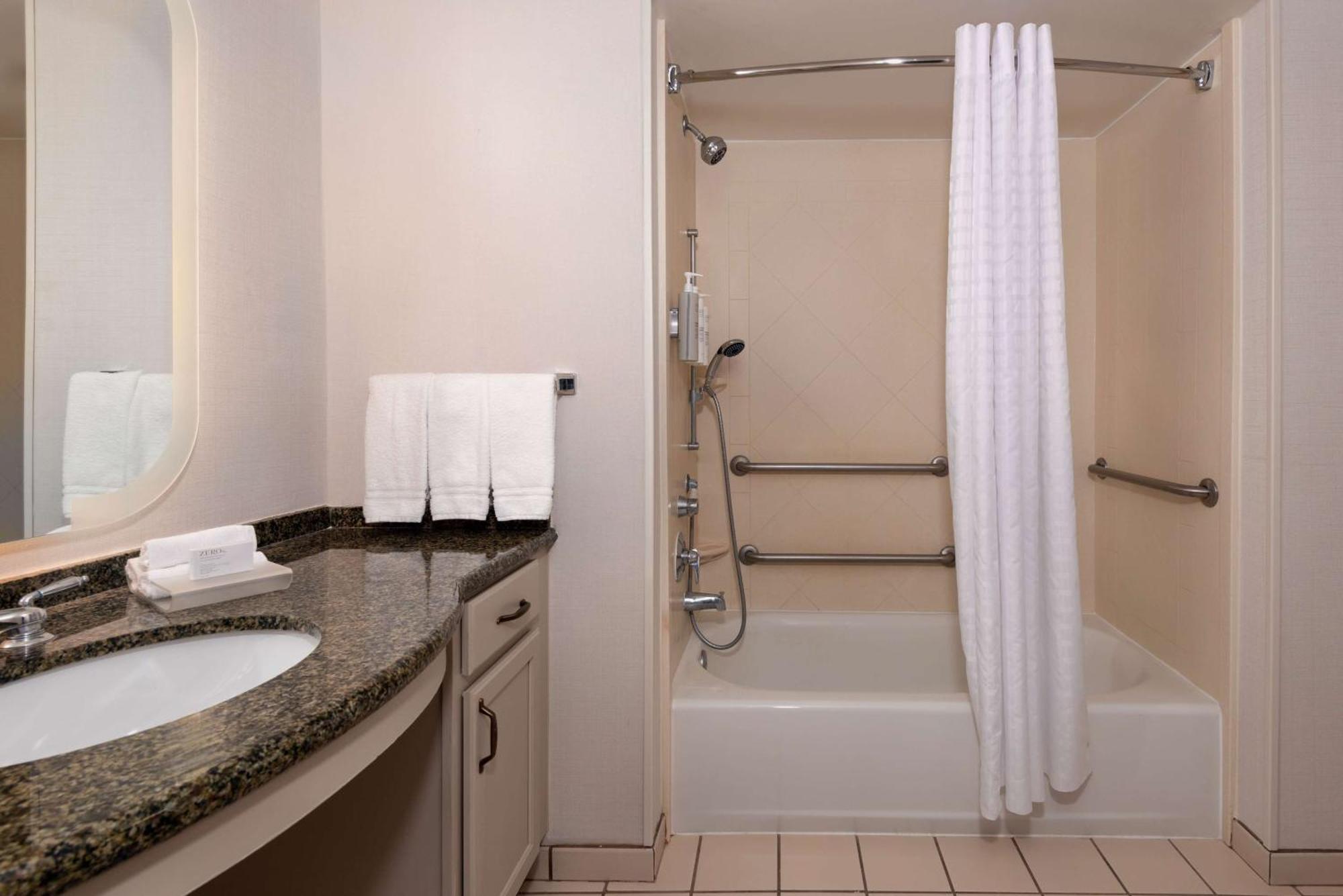 Homewood By Hilton Airport - Westshore 3*