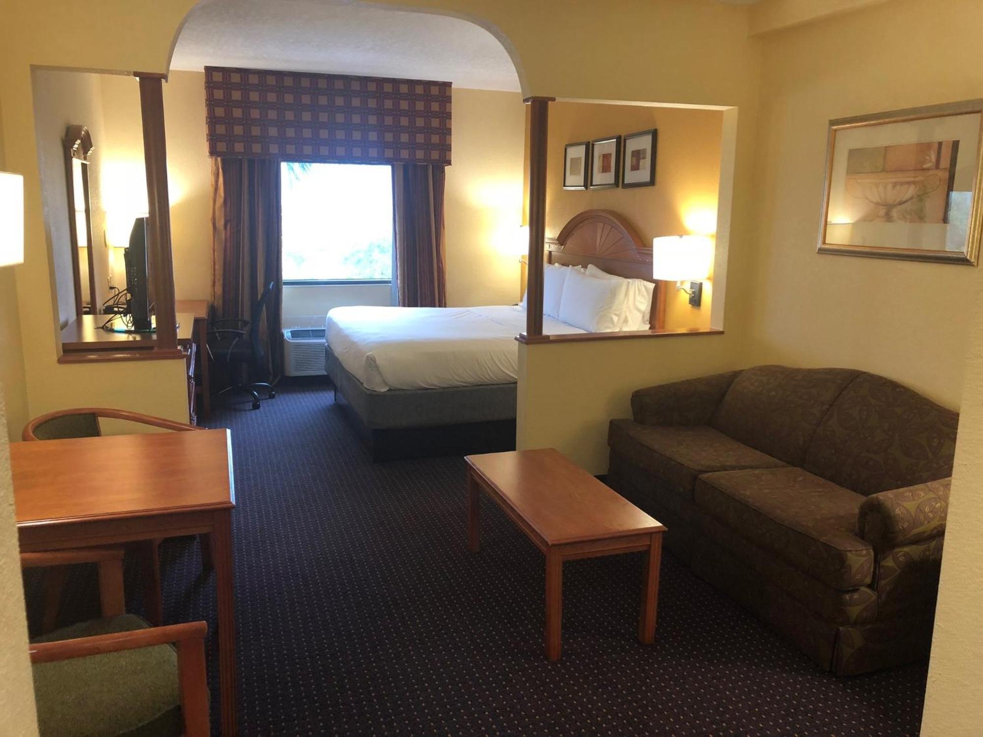 Express And Lauderdale Airport West By Ihg Hotel Davie