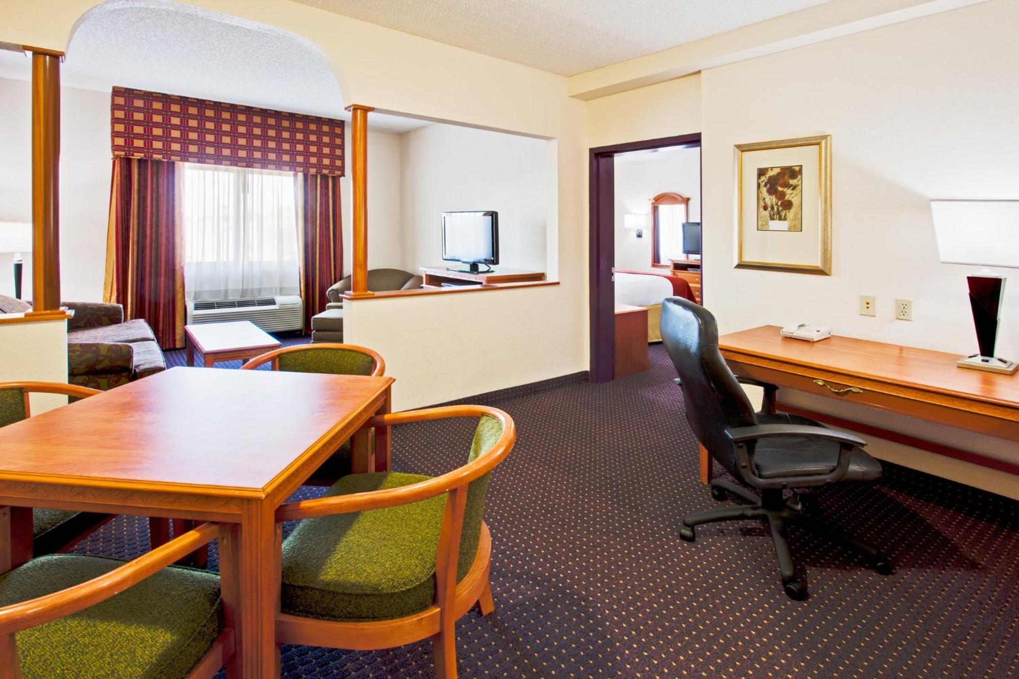 Express And Lauderdale Airport West By Ihg Hotel