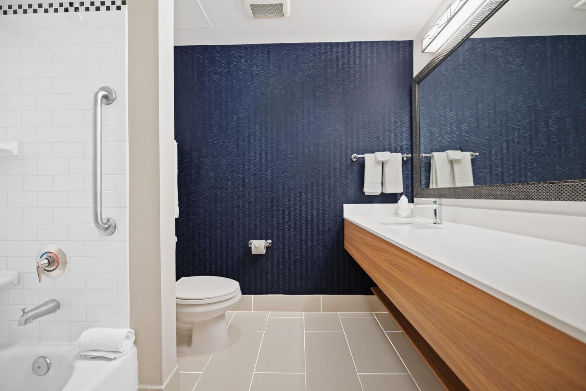 Fairfield & Lauderdale Airport & Cruise Port Hotel Dania Beach