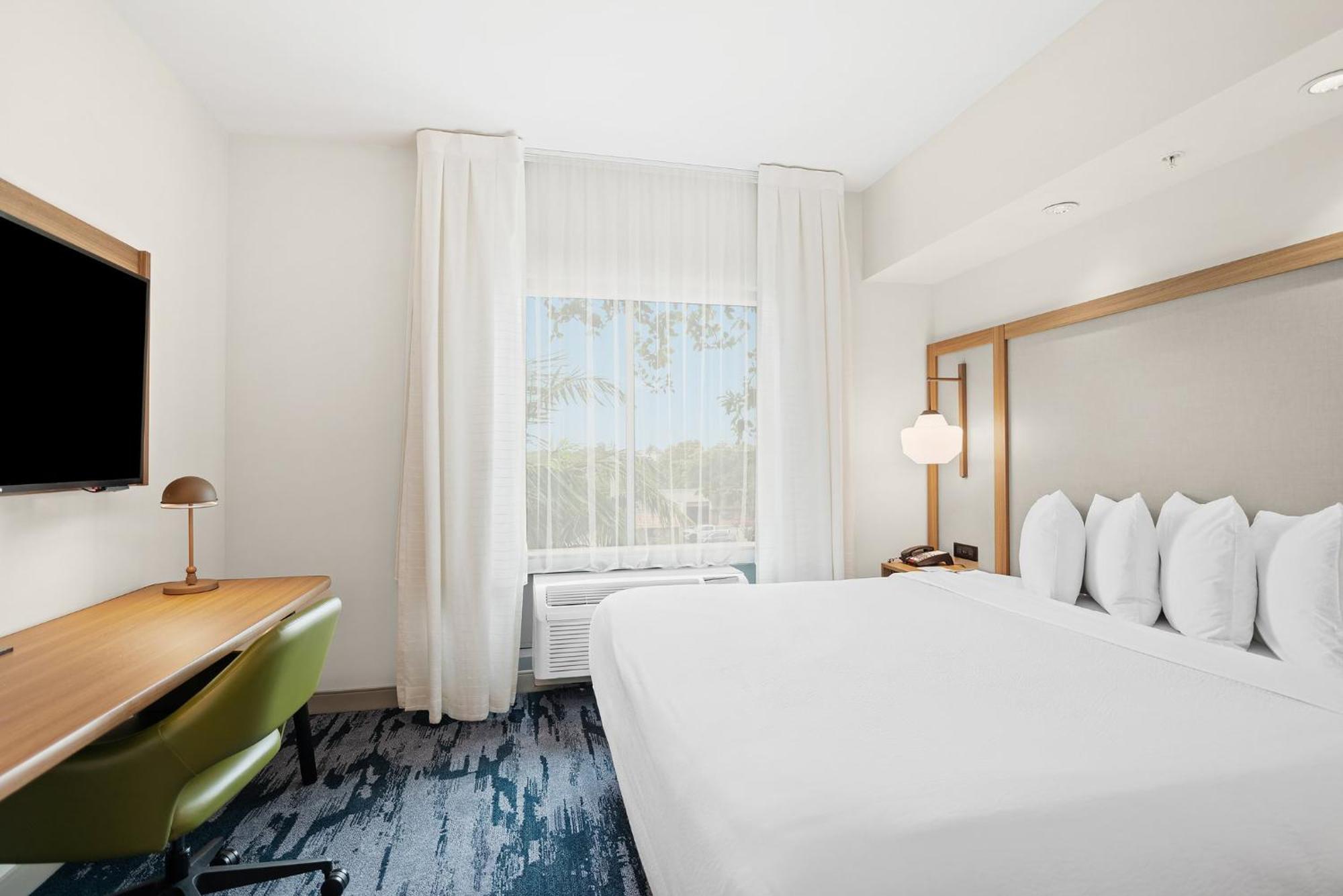Hotel Fairfield & Lauderdale Airport & Cruise Port 3*