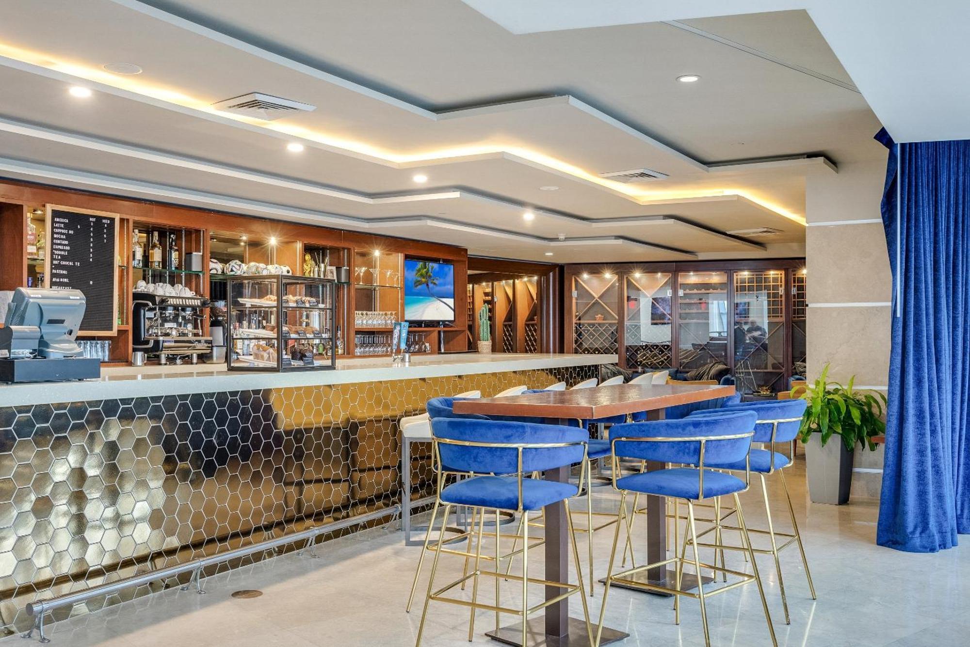 Marenas Aparthotel Sunny Isles Beach
