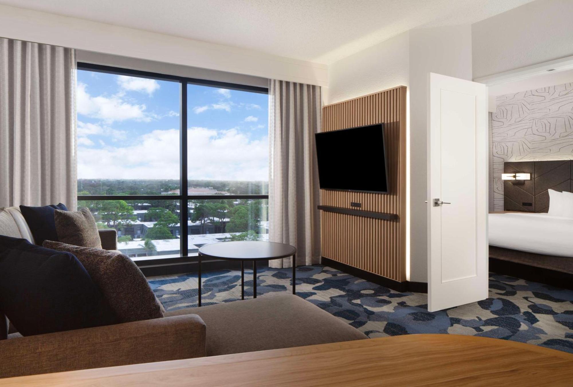 Embassy By Hilton Palm Gardens Pga Boulevard Hotel Palm Beach Gardens