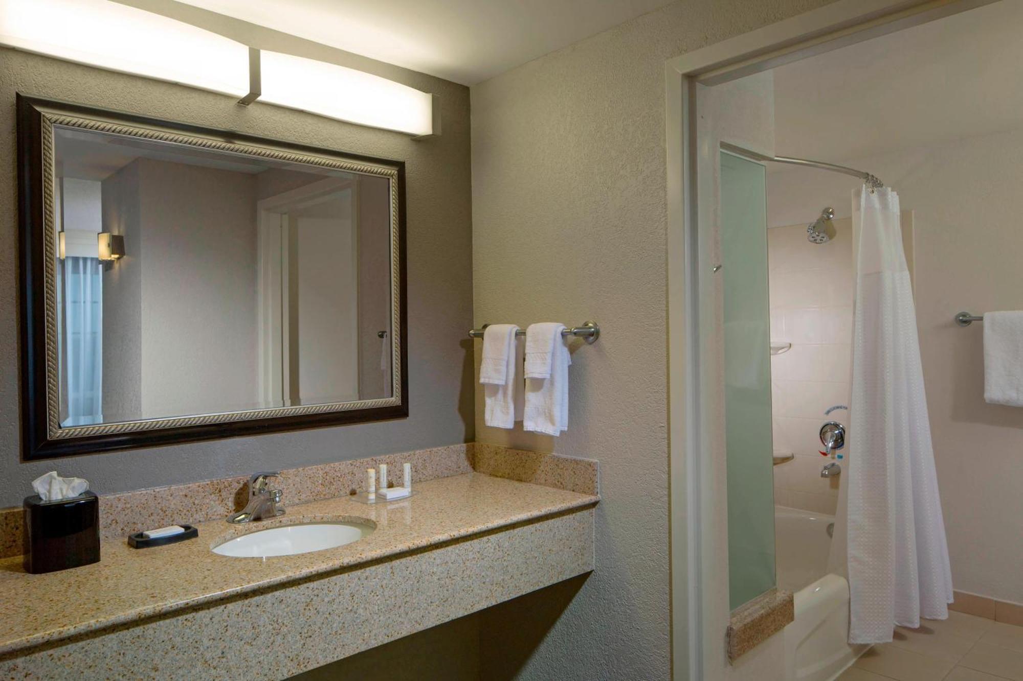 Courtyard By Marriott Lauderdale Airport & Cruise Port Dania Beach