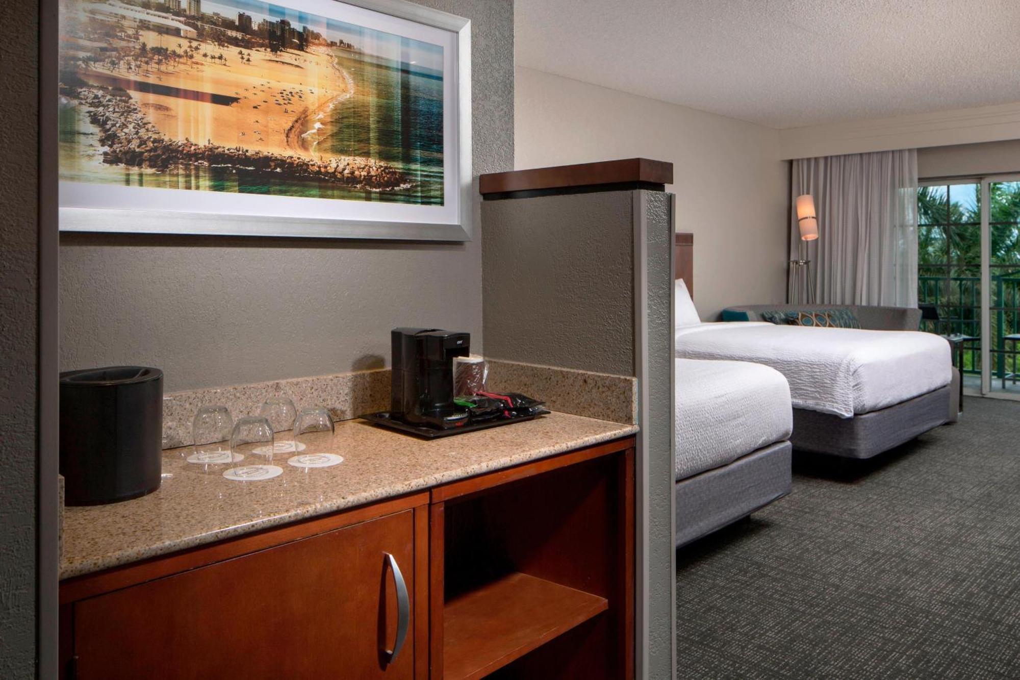 Courtyard By Marriott Lauderdale Airport & Cruise Port Hotel