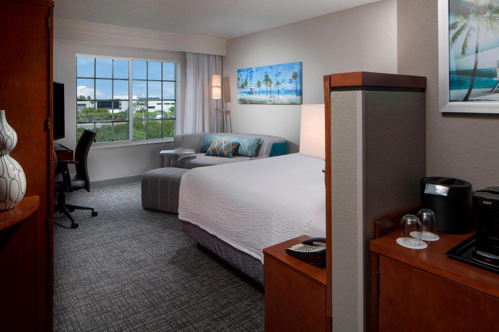 Courtyard By Marriott Lauderdale Airport & Cruise Port Dania Beach
