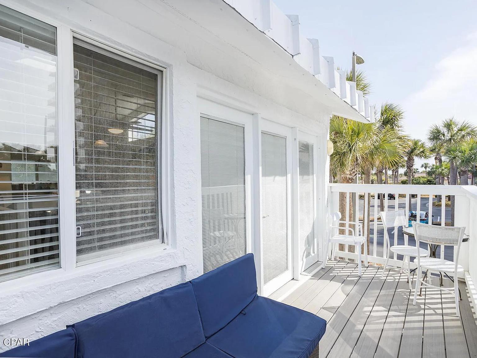 Dream Escape - 200ft To Waves - Breakfast - Private Hot Tub Awaits