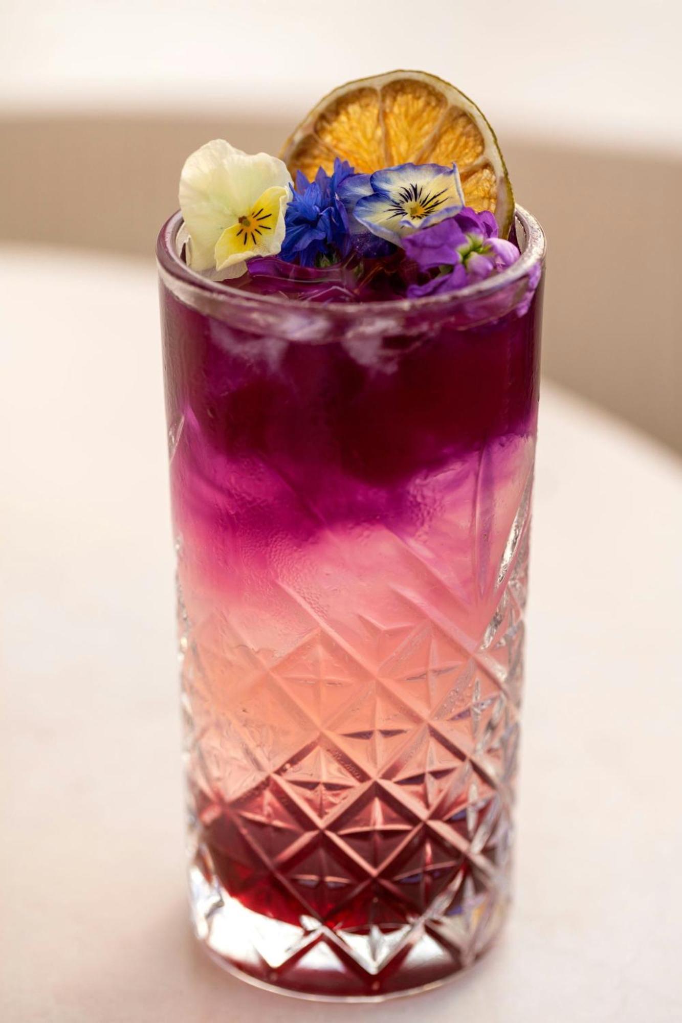 The Ritz-carlton,